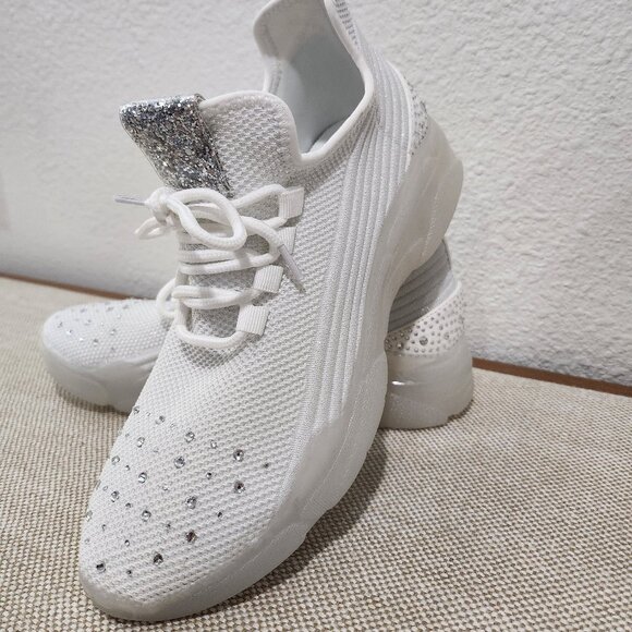 White Sneakers Women's Size 5.5 New - Picture 6 of 6